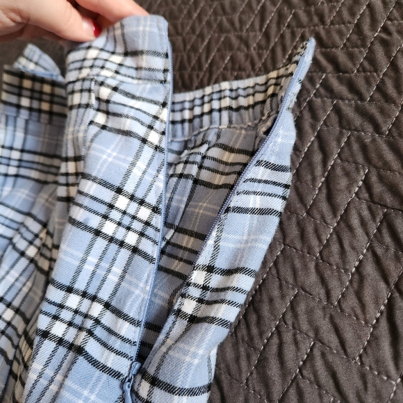 Hollister Ultra High-Rise Junior's Pleated Mini Skirt Light Blue Plaid Sz. Large - Picture 11 of 15